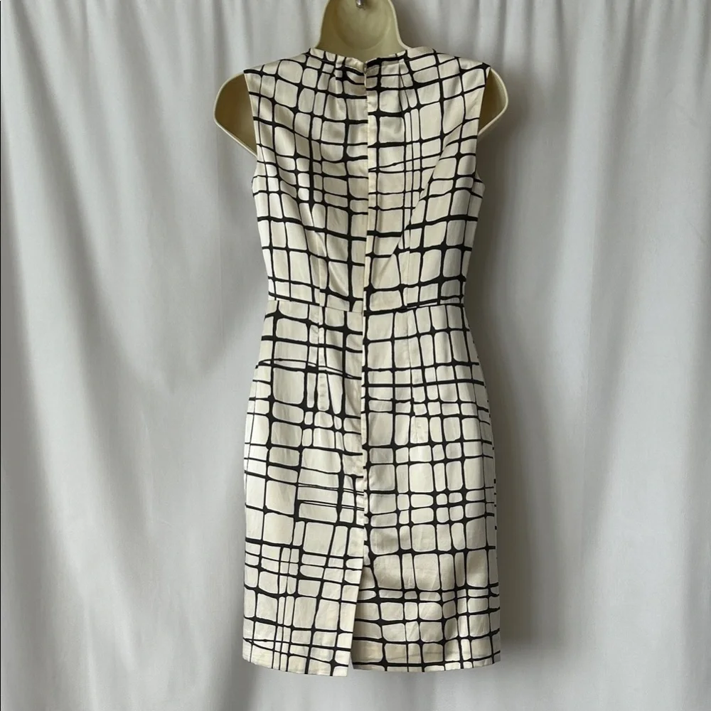 Banana Republic NWT Black/Cream Abstract Pattern Sleeveless Sheath Dress *Sz 0P* - Picture 2 of 5